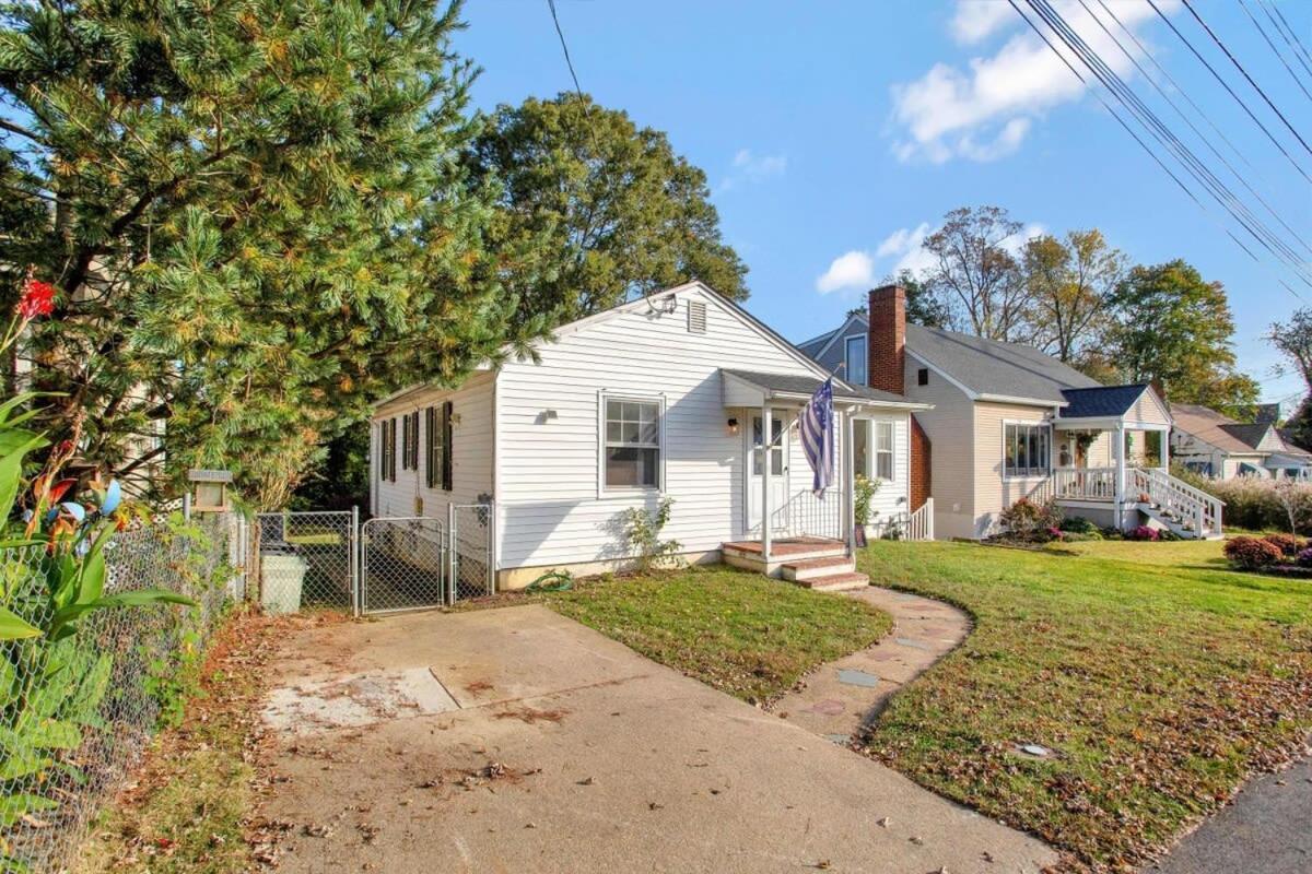 Stylish + Fresh Bungalow 2 Blocks From N-Mc Stadium Annapolis Eksteriør billede